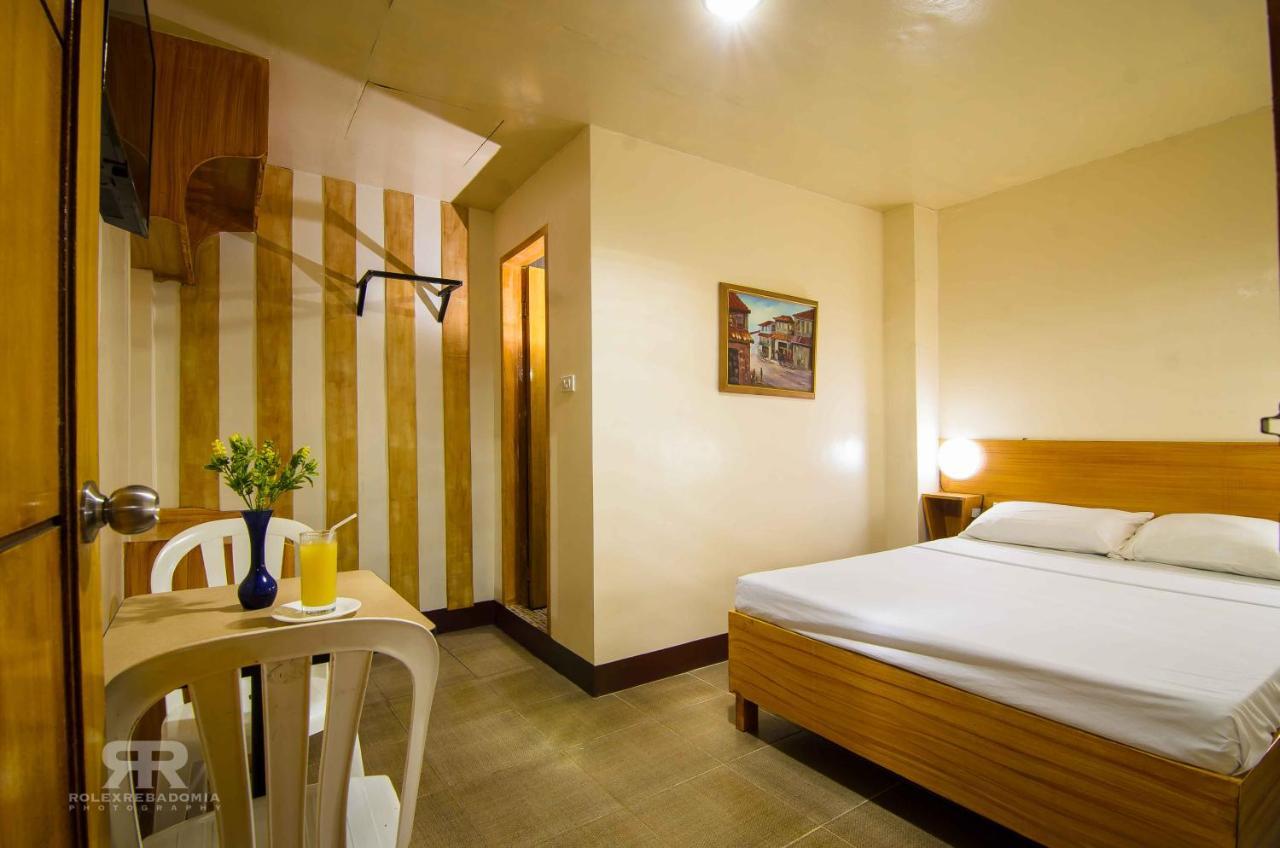 Diamond Hotel And Resto Катарман Экстерьер фото