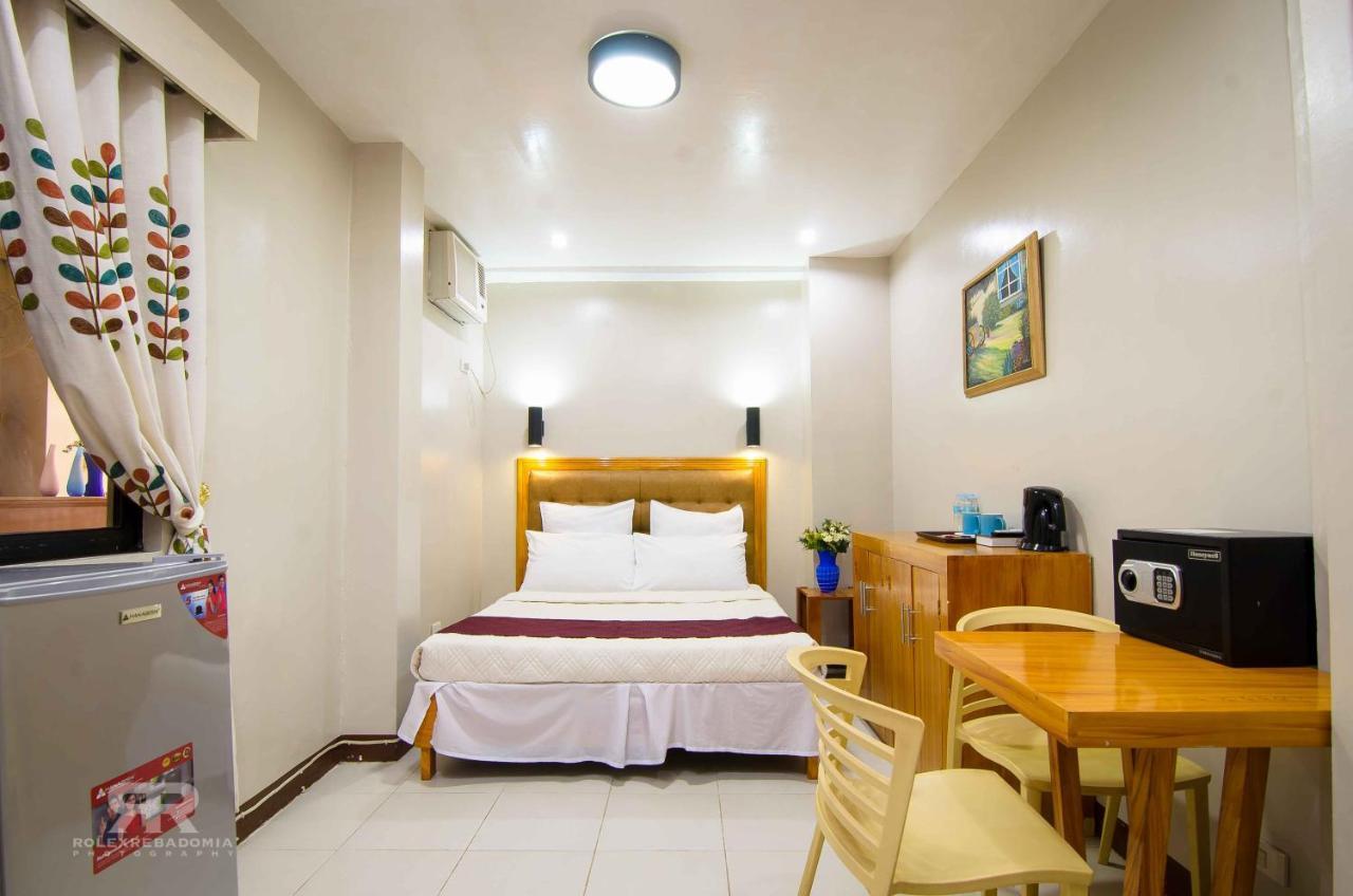 Diamond Hotel And Resto Катарман Экстерьер фото