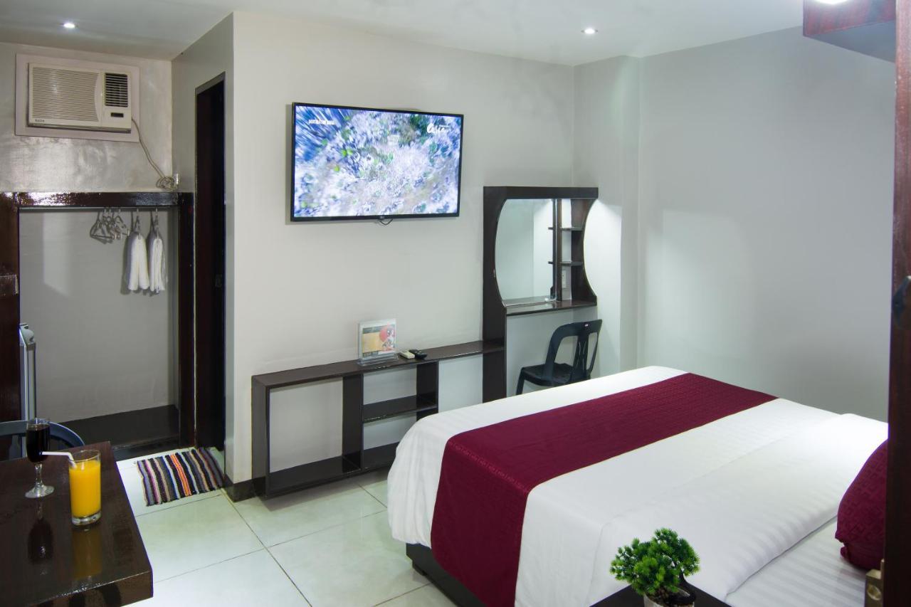 Diamond Hotel And Resto Катарман Экстерьер фото