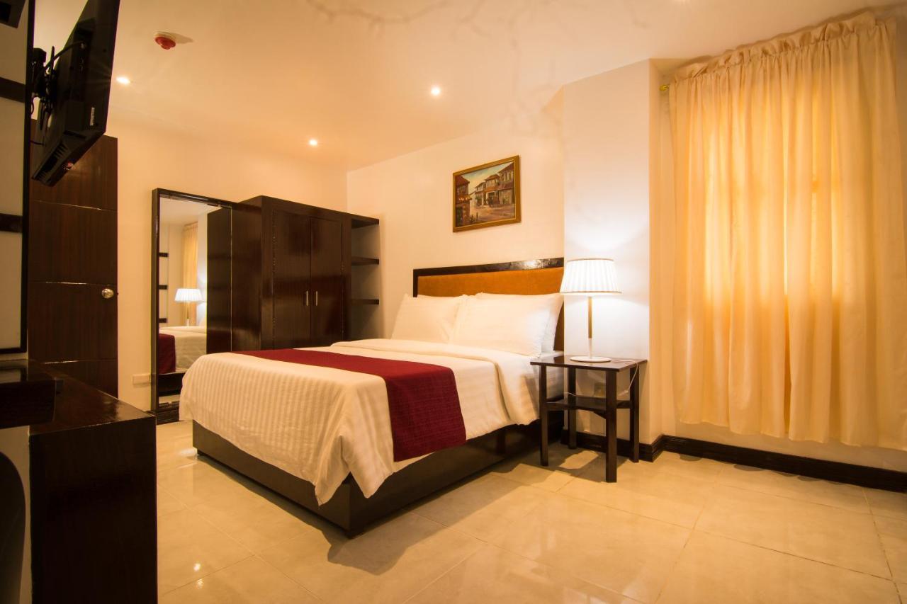 Diamond Hotel And Resto Катарман Экстерьер фото