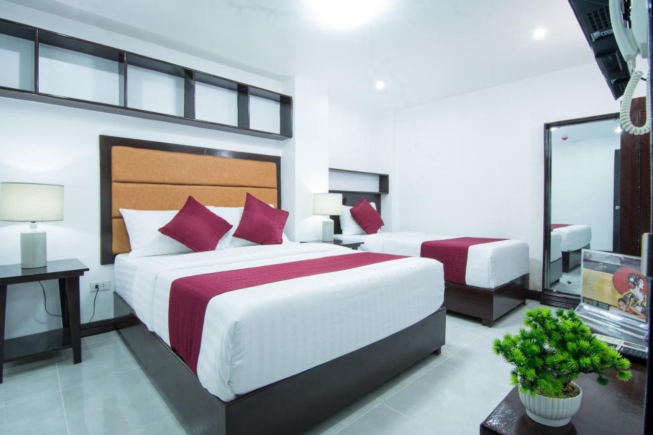 Diamond Hotel And Resto Катарман Экстерьер фото
