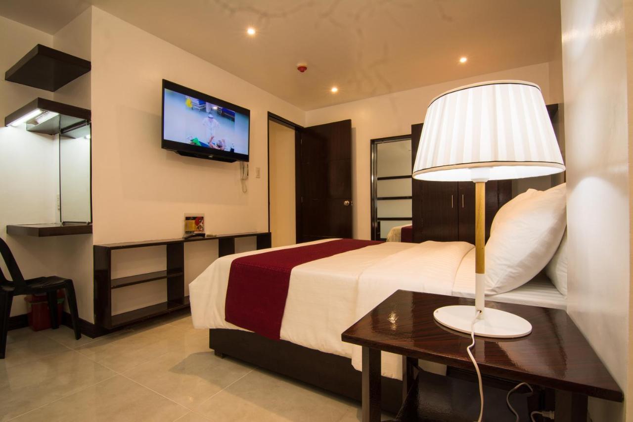 Diamond Hotel And Resto Катарман Экстерьер фото