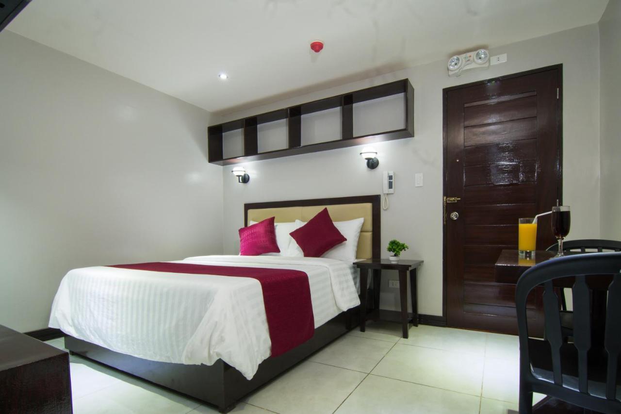 Diamond Hotel And Resto Катарман Экстерьер фото